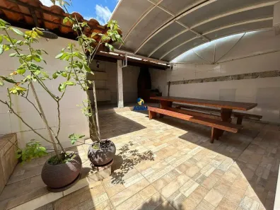 Casa com 3 Quartos à venda, 140m² no Castelo, Belo Horizonte
