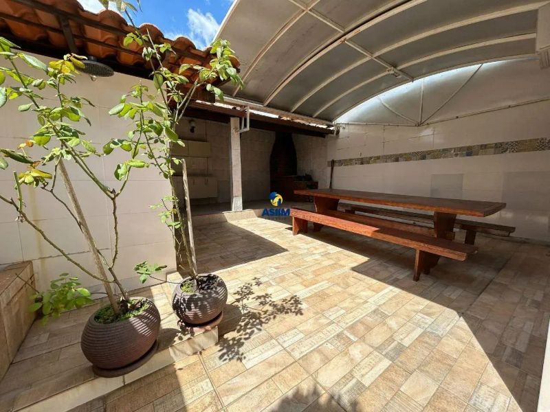 Casa com 3 quartos — Castelo, Belo Horizonte