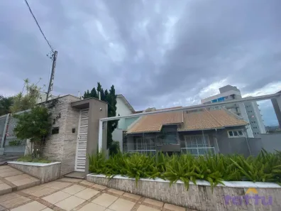 Casa com 4 Quartos à venda, 640m² no Jardim Amália, Volta Redonda