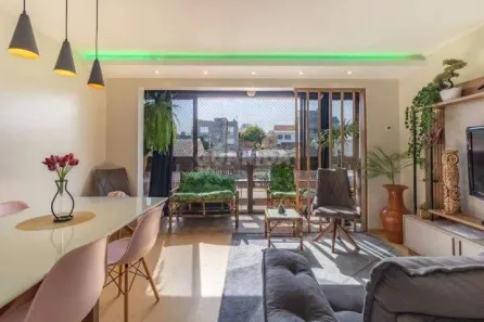 Apartamento com 2 Quartos para alugar, 82m² no Jardim Itu, Porto Alegre