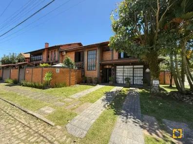 Casa com 3 Quartos à venda, 540m² no Itacorubi, Florianópolis