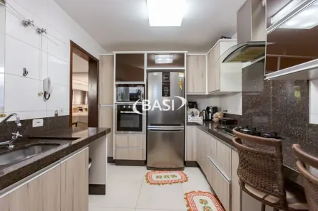 Casa com 4 Quartos à venda, 180m² no Xaxim, Curitiba