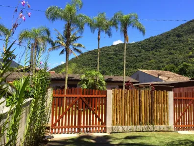 Sobrado com 4 Quartos à venda, 210m² no Enseada, Ubatuba