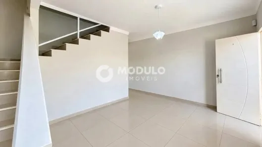 Casa com 2 Quartos à venda, 93m² no Laranjeiras, Uberlândia
