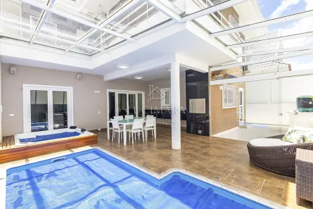 Casa com 3 Quartos à venda, 450m² no Santa Felicidade, Curitiba