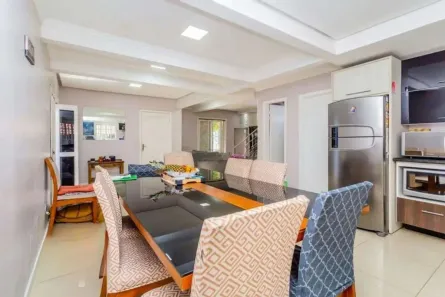 Casa com 4 Quartos à venda, 225m² no Passo da Areia, Porto Alegre
