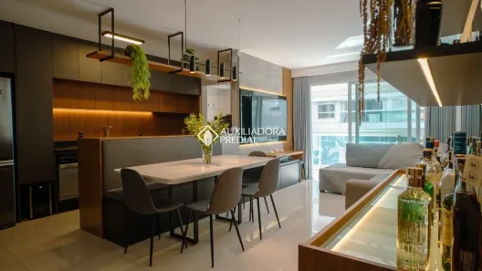 Apartamento com 2 Quartos para alugar, 93m² no Agronômica, Florianópolis