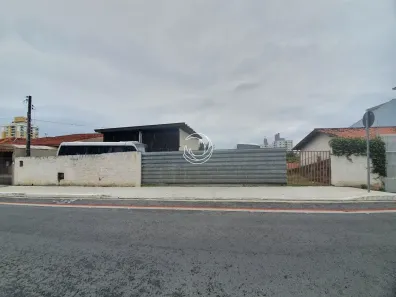 Lote/Terreno à venda, 697m² no Barreiros, São José