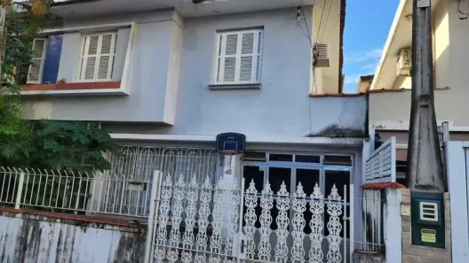 Casa com 3 Quartos para alugar, 140m² no Encruzilhada, Santos
