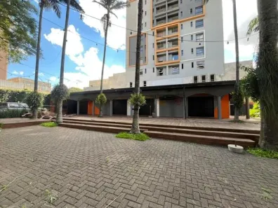 Casa com 1 Quarto para alugar, 1000m² no Centro, Cascavel