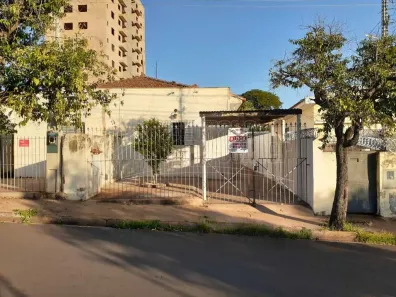 Casa com 2 Quartos para alugar, 90m² no Centro, Araraquara