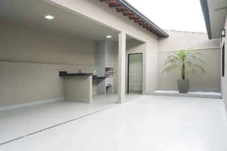 Casa com 3 Quartos à venda, 260m² no Santa Mônica, Uberlândia