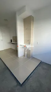 Apartamento com 2 Quartos para alugar, 40m² no Lagoa Redonda, Fortaleza