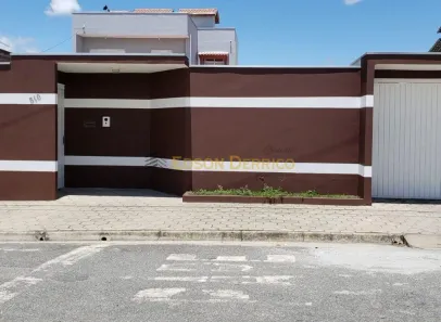Sobrado com 2 Quartos à venda, 251m² no Residencial e Comercial Laerte Asumpção, Pindamonhangaba