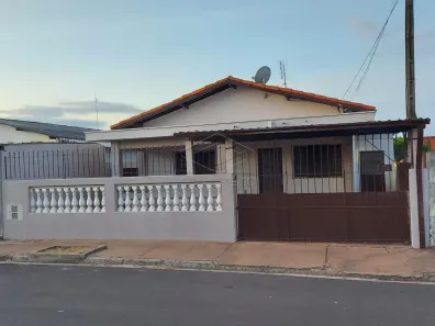 Casa com 3 Quartos à venda, 70m² no Jardim Peabiru, Botucatu