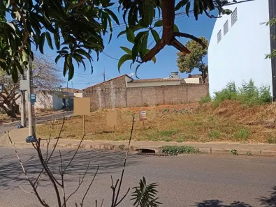Lote/Terreno à venda, 304m² no Mansour, Uberlândia