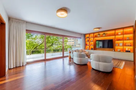 Apartamento com 3 Quartos para alugar, 257m² no Auxiliadora, Porto Alegre