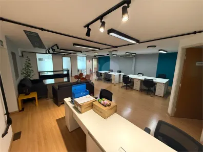 Sala Comercial para alugar, 240m² no Vila Tramontano, São Paulo