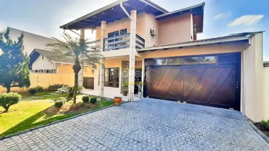 Sobrado com 3 Quartos à venda, 260m² no Vila Nova, Joinville
