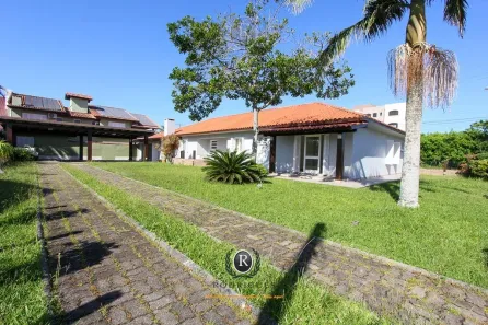 Casa com 8 Quartos à venda, 300m² no Torres, Torres
