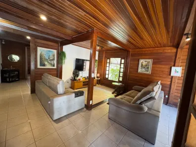 Casa de Condomínio com 4 Quartos à venda, 243m² no Loteamento Portal do Sol I, Goiânia