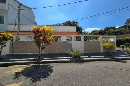 Casa com 3 Quartos à venda, 121m² no Bangu, Rio de Janeiro
