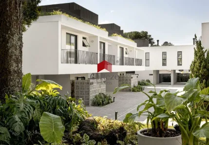 Sobrado com 3 Quartos à venda, 175m² no Guabirotuba, Curitiba