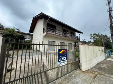 Sobrado com 3 Quartos à venda, 150m² no Floresta, Joinville