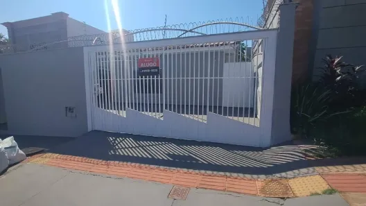 Casa com 2 Quartos para alugar, 209m² no Jardim Monte Líbano, Campo Grande