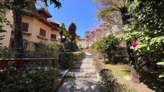 Casa de Condomínio com 5 Quartos à venda, 220m² no J Paulista, Campos do Jordão