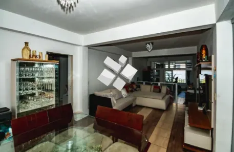 Casa com 5 Quartos à venda, 240m² no Santa Amélia, Belo Horizonte