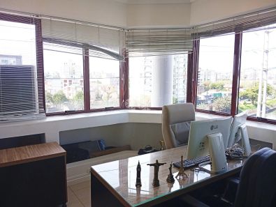 Sala Comercial à venda, 47m² no Menino Deus, Porto Alegre