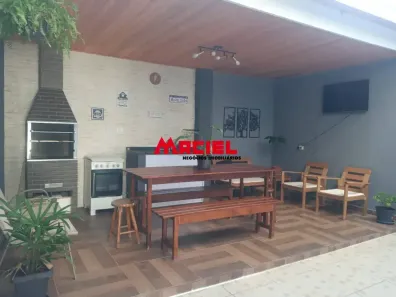 Sobrado com 3 Quartos à venda, 140m² no Residencial Santa Paula, Jacareí