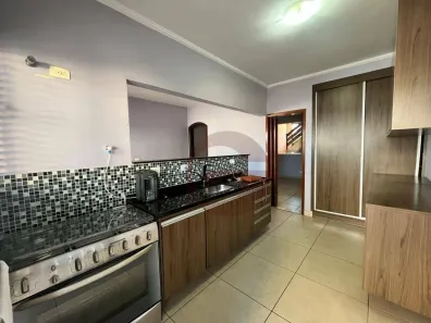 Sobrado com 3 Quartos à venda, 238m² no Parque Ipê, São Paulo