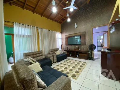 Casa com 4 Quartos à venda, 265m² no Loteamento Balneário Camburi, Caraguatatuba