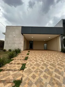 Casa com 4 Quartos à venda, 220m² no Condomínio Residencial Villa Capri, Rio Verde