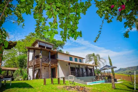 Fazenda/Sítio com 3 Quartos à venda, 1300m² no Centro, Socorro