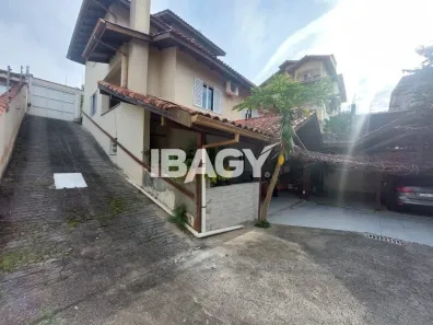 Casa com 5 Quartos para alugar, 235m² no Trindade, Florianópolis