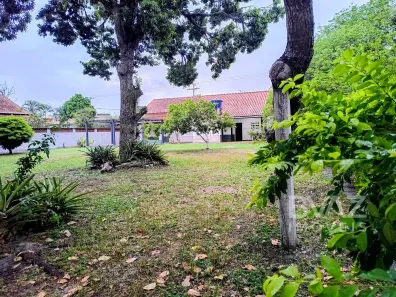 Casa com 2 Quartos para alugar, 1900m² no Palmeiras, Cabo Frio