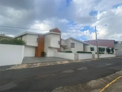 Sobrado com 3 Quartos para alugar, 238m² no Centro, Salto