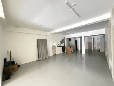 Ponto Comercial para alugar, 380m² no Brasil, Uberlândia