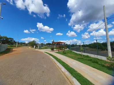 Lote/Terreno à venda, 441m² no Jardim Botânico, Uberlândia