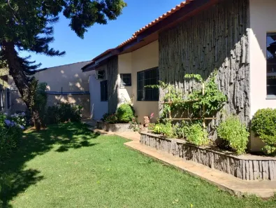 Casa com 4 Quartos à venda, 290m² no Jardim Shangri-lá, Itapetininga