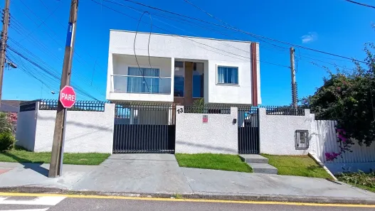 Sobrado com 3 Quartos para alugar, 185m² no Centro, Pinhais