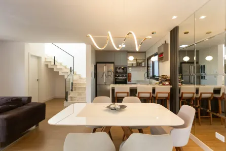 Sobrado com 3 Quartos à venda, 246m² no Guaíra, Curitiba