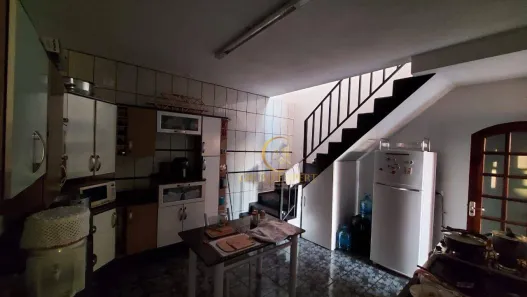 Sobrado com 4 Quartos à venda, 150m² no Jardim das Indústrias, Jacareí