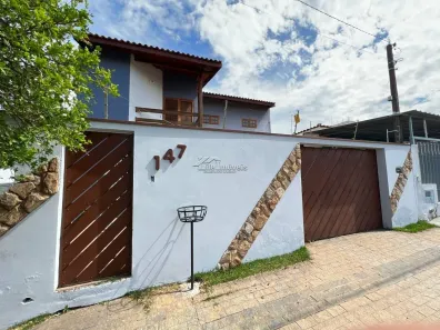 Sobrado com 3 Quartos à venda, 180m² no Vila Real, Hortolândia