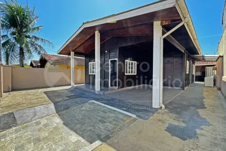 Casa com 3 Quartos à venda, 129m² no Balneario Arpoador, Peruíbe