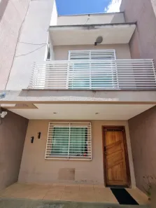 Sobrado com 2 Quartos à venda, 96m² no Ronda, Ponta Grossa