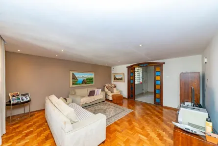 Casa com 5 Quartos à venda, 288m² no Vila Paris, Belo Horizonte